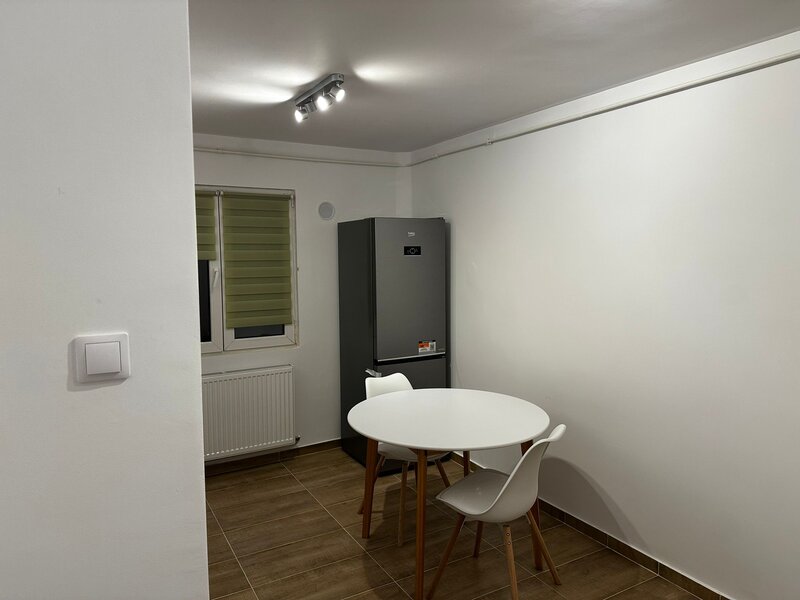 Berceni, sector 4, inchiriez apartament de 2 camere, proaspat renovat,